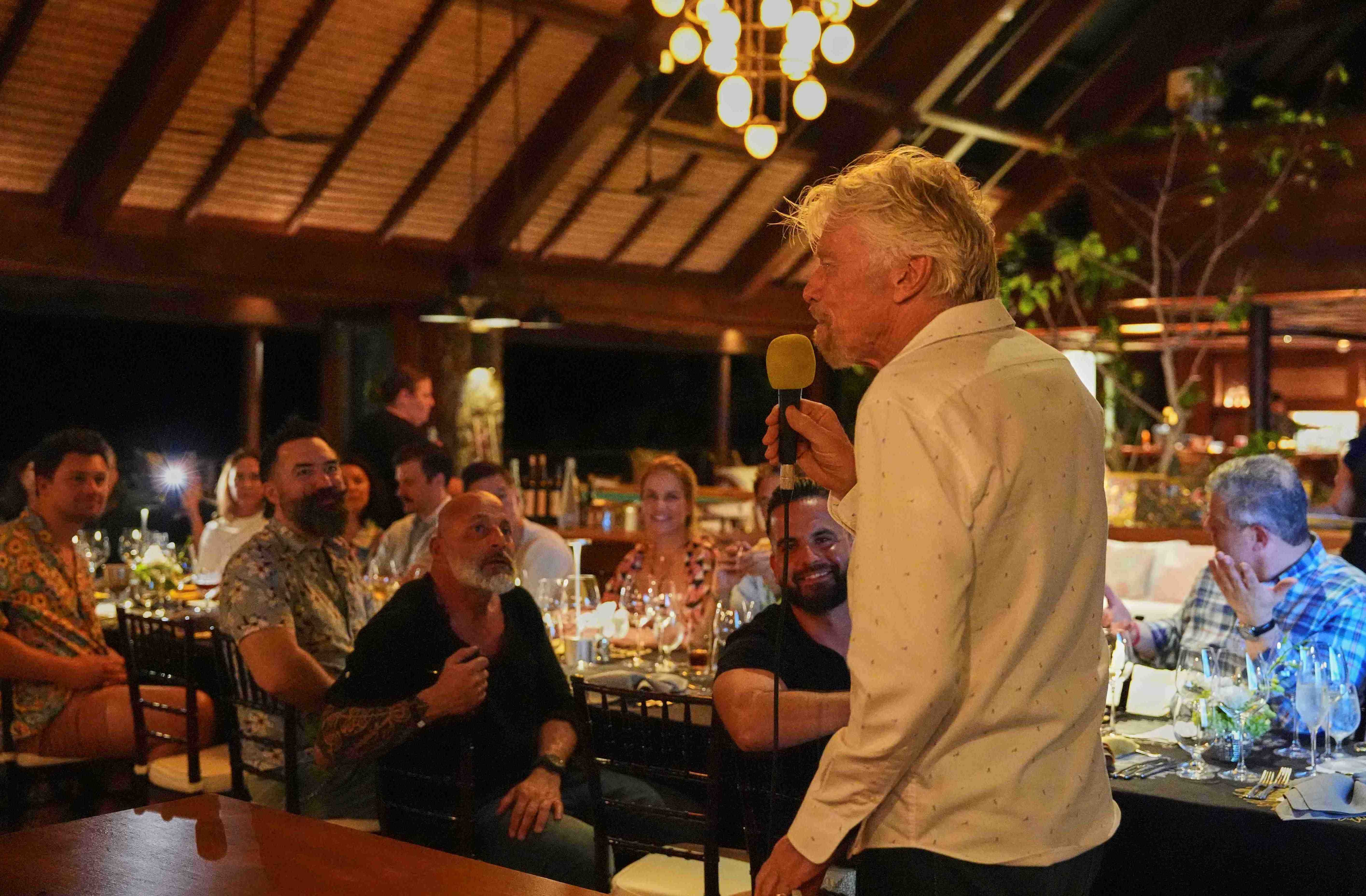 RICHARD-BRANSON-IGOR-BEUKER-NECKER-ISLAND